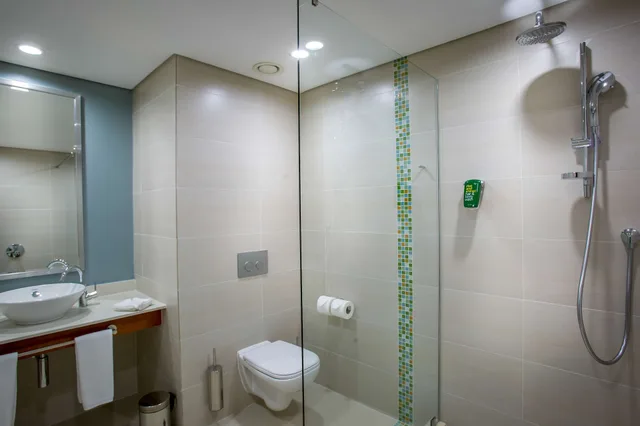 غرفة قياسية بسريرين منفصلين في طابق مرتفع، PARK INN BY RADISSON KIGALI 6/7