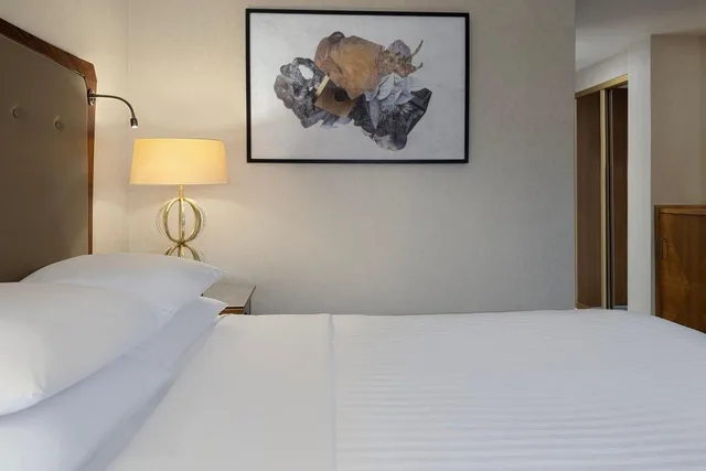 غرفة ديلوكس بسرير كوين، Delta Hotels by Marriott Swindon 3/4