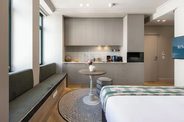 استوديو بسرير كوين، Charles Hope Boutique Hometel 5/10