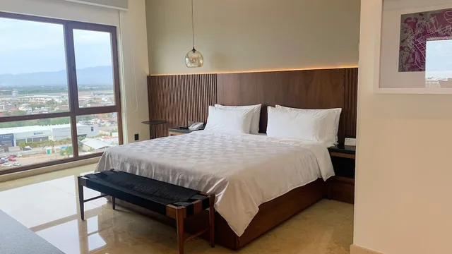 جناح رئاسي بسرير فردي في الطابق العلوي، Holiday Inn and Suites Puerto Vallarta Marina and Golf 1/1