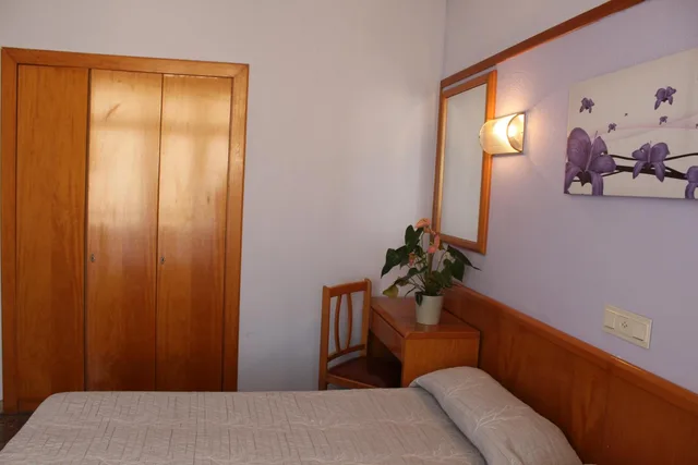 غرفة بسريرين منفصلين بشرفة، Hotel Esplendid 5/8