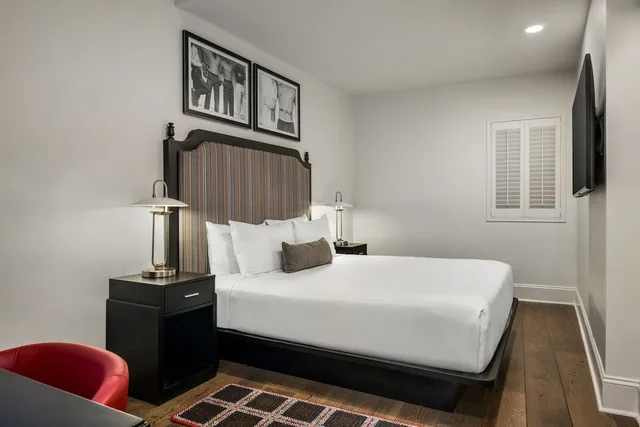 غرفة قياسية بسرير كينج، The Rubenstein Hotel 1/3