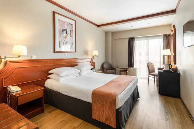 غرفة بسرير كوين للمدخنين، Holiday Inn Thessaloniki 1/2