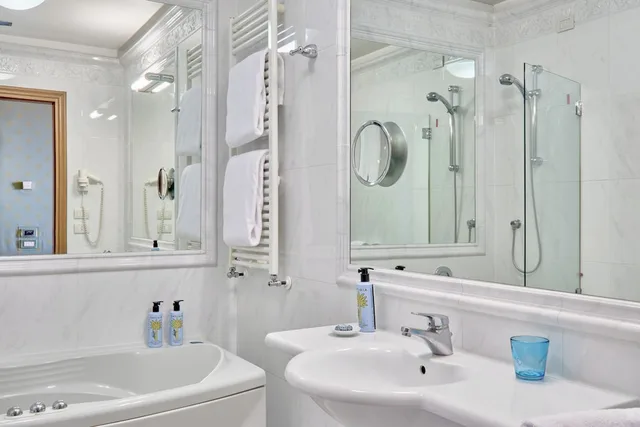 جناح سوبيريور بسرير مزدوج وسريرين منفصلين، Locanda Vivaldi Hotel 3/4