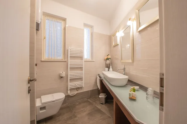 غرفة ديلوكس بسرير كوين بشرفة، Unique Luxury Rooms 2/3