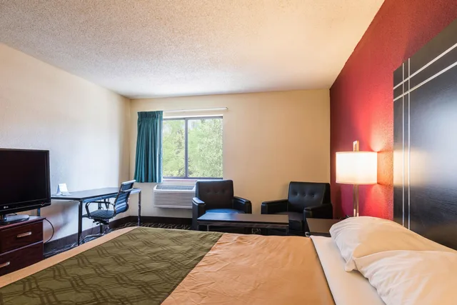 غرفة بسرير كينج لذوي الإعاقة، Econo Lodge Cleveland Southeast Kent 3/6