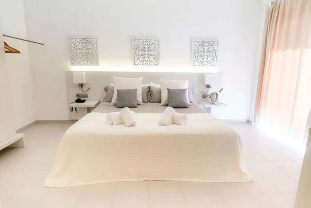 جناح جونيور بإطلالة على الحديقة بشرفة، Hotel Puchet Ibiza 4/10