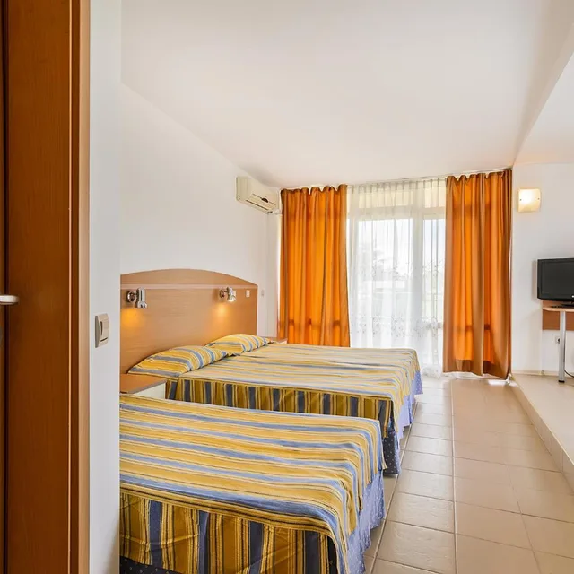 Room, Triple, Balcony, Gloria St. Constantine 2/10