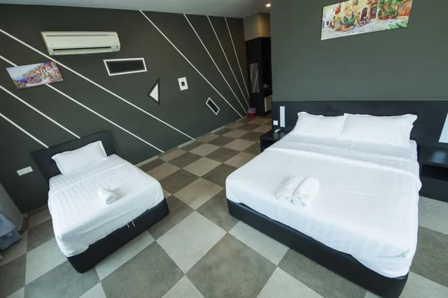 Superior, Family, 1 Queen and 1 Single Bed, Elite Hotel Muar 1/8