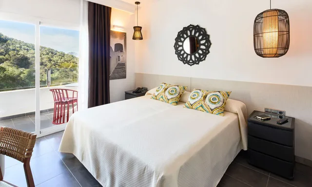 غرفة ديلوكس بإطلالة على البحر، Palladium Hotel Cala Llonga - Adults Only 2/10