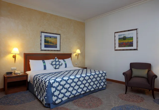 غرفة قياسية بسرير مزدوج، فندق هوليداى ان الخبر(Holiday Inn Al Khobar) 3/5