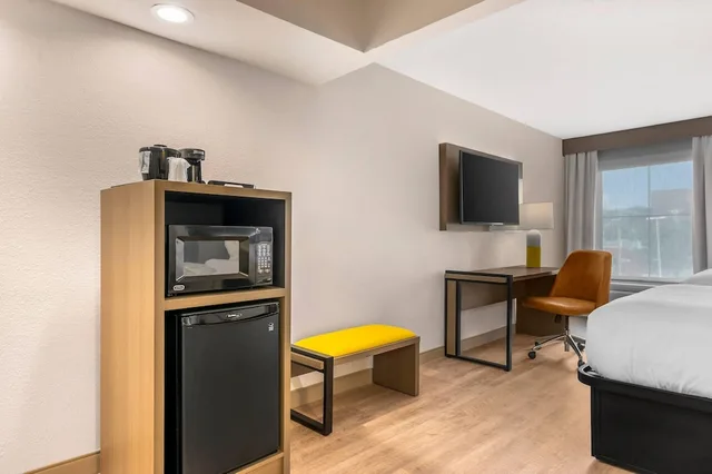 جناح بسريرين كوين، Comfort Inn & Suites Saint Louis Lafayette Square 5/6