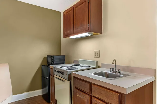 جناح بسرير كوين، Econo Lodge Inn & Suites Lugoff - Sc 9/9