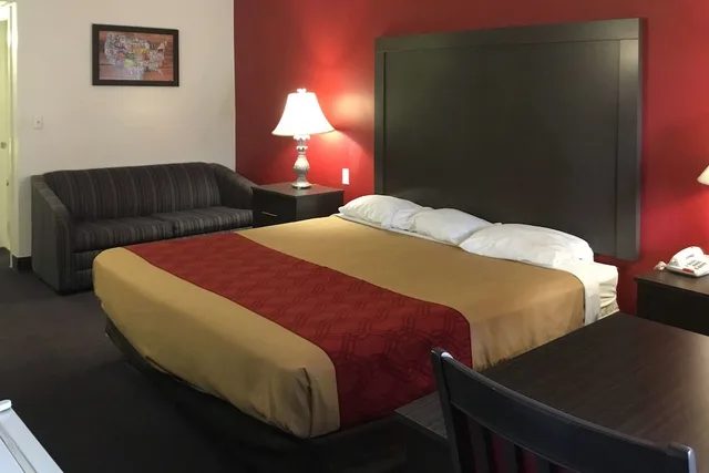 غرفة قياسية بسرير كينج، Econo Lodge Ruther Glen 5/10