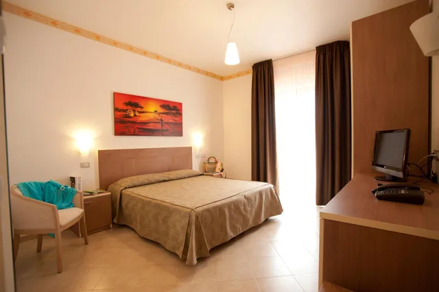 غرفة بسرير مزدوج بشرفة، Oasiclub Hotel 2/10