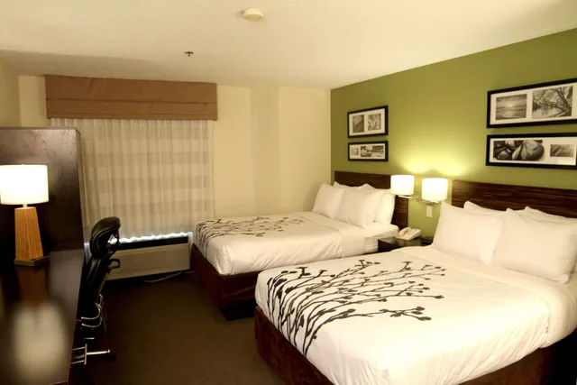 غرفة بسريرين مزدوجين للمدخنين، Sleep Inn Sandusky, OH 2/2