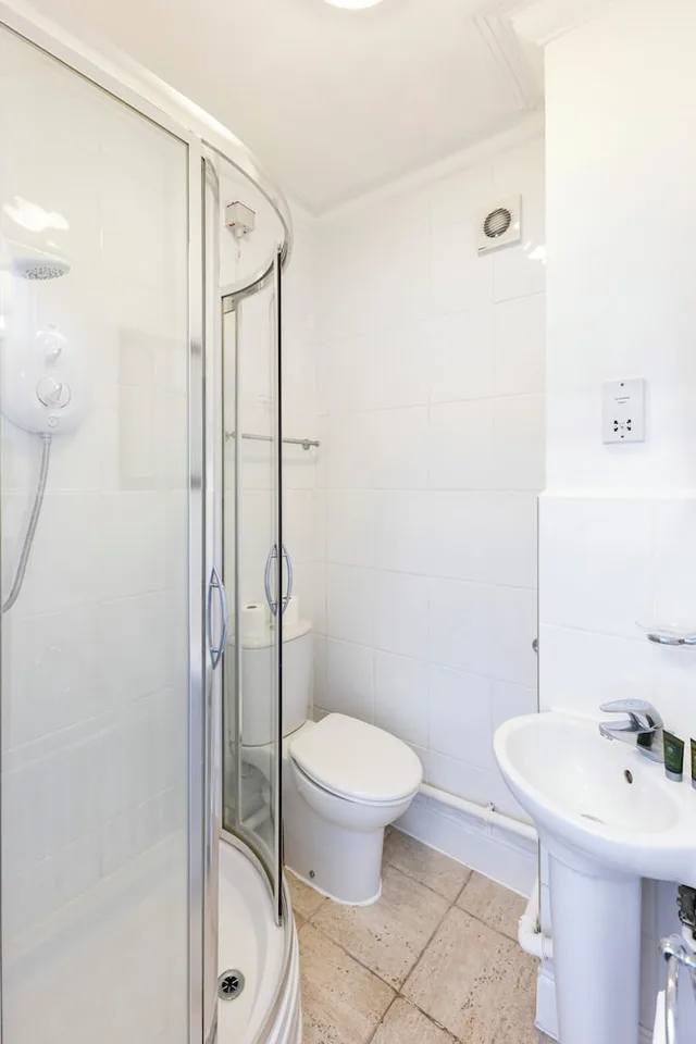 غرفة قياسية مزدوجة، OYO Blenheim House 4/4