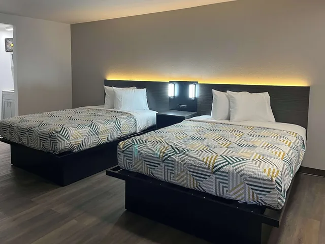 غرفة ديلوكس بسريرين كوين بمطبخ صغير، Motel6 Artesia, NM 4/8