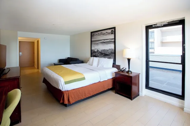 Room, King Bed, Ocean Front, Sofa, Aqua Vista Resort Hotel 1/3