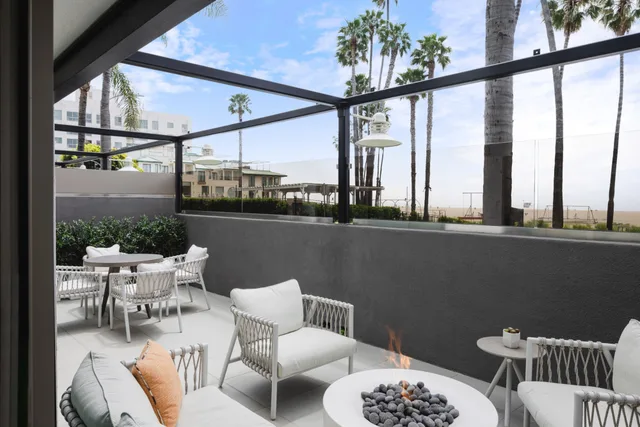 جناح بشرفة بغرفتي نوم، Regent Santa Monica Beach 2/2