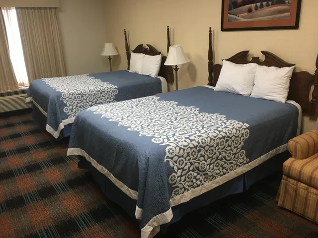 غرفة بسرير مزدوج لذوي الإعاقة، Days Inn by Wyndham Hattiesburg MS 5/8