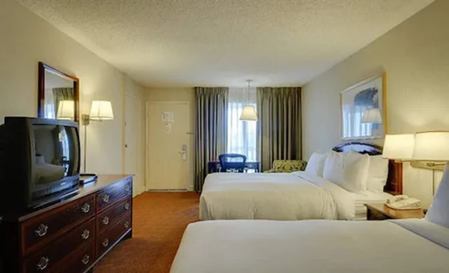 غرفة قياسية بسريرين كوين، Vagabond Inn Executive San Francisco Airport 7/8