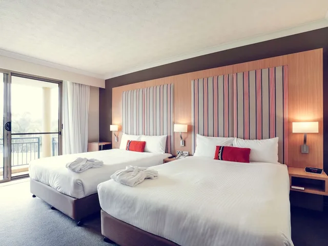 Resort, King Bed، Mercure Gold Coast Resort 2/10