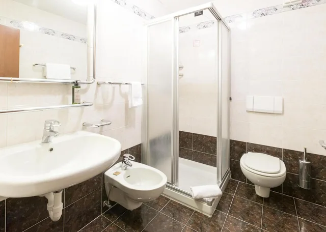 غرفة كلاسيكية ثلاثية، Hotel Intermonti 9/10
