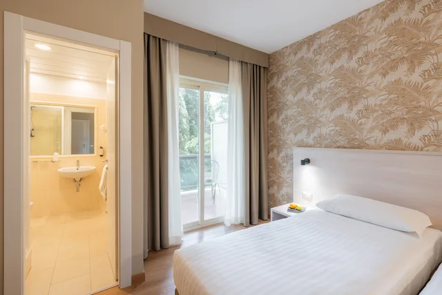 غرفة كومفورت مفردة بسرير مزدوج، Pineta Palace Roma 1/4
