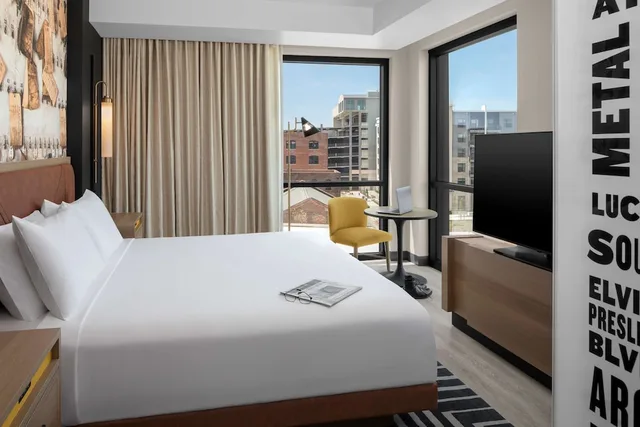 Big River, Suite, King Bed، Hyatt Centric Beale Street Memphis 1/2