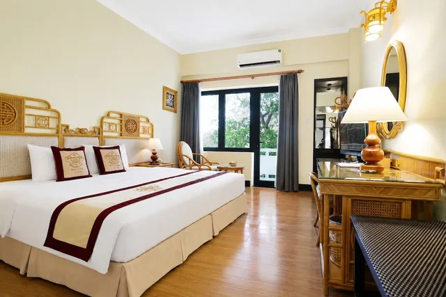 غرفة ديلوكس بسريرين منفصلين بإطلالة على الحديقة، Huong Giang Hotel 7/10