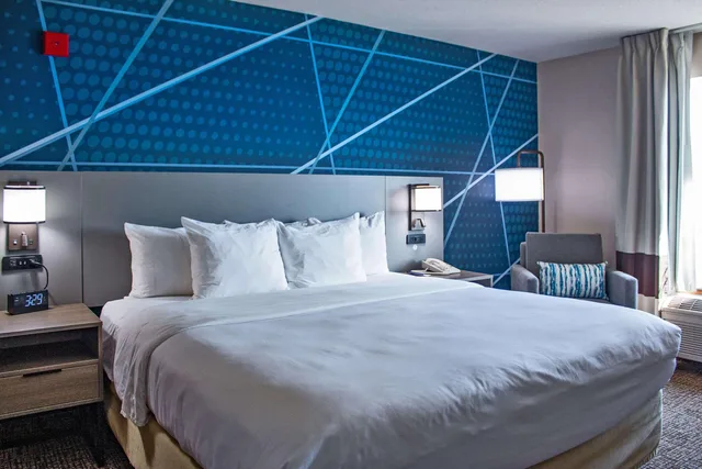 Efficiency, Suite, King Bed، Comfort Inn & Suites Geneva - West Chicago 2/4