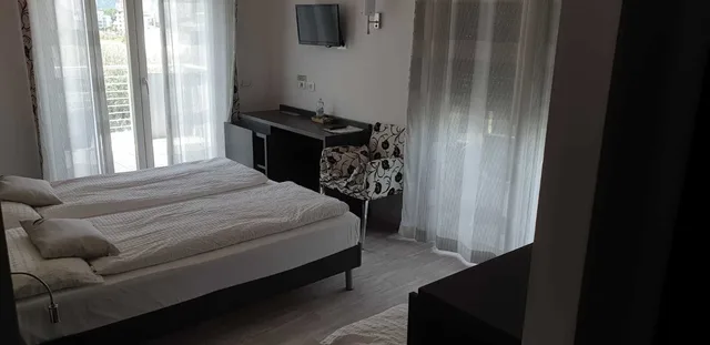 غرفة ثلاثية بسرير مزدوج وسرير فردي بشرفة، Ecohotel Primavera 3/6