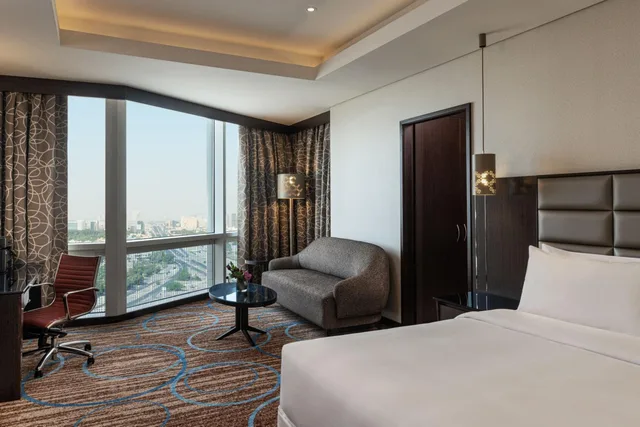 جناح بزنس بسرير كينج بإطلالة في طابق مرتفع، Four Points By Sheraton Kuwait 3/7