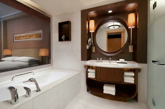 غرفة بسرير كينج، Sheraton Hohhot Hotel 2/3