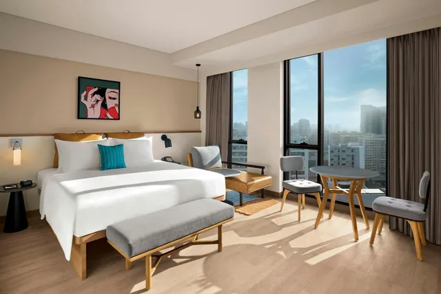 Director, Studio, King Bed, Skyline View, Sofa, Next to Elevator، Moxy Mumbai Andheri West 1/4