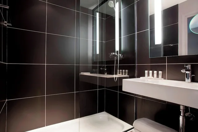 1 Bedroom, Junior Suite, King Bed, Sofa, Le Meridien Paris Arc De Triomphe 2/4