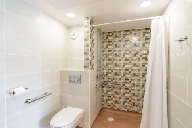 Upgrade, Queen Bed، Quality Aparthotel Villefontaine 4/5
