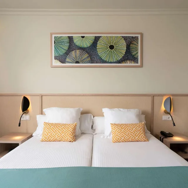 غرفة بسرير مزدوج بإطلالة على البحر، AluaSoul Palma Hotel - Adults only 2/6