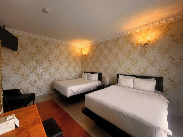 جناح بسريرين كوين بحوض استحمام، Hotel Palacio Maya 1/10