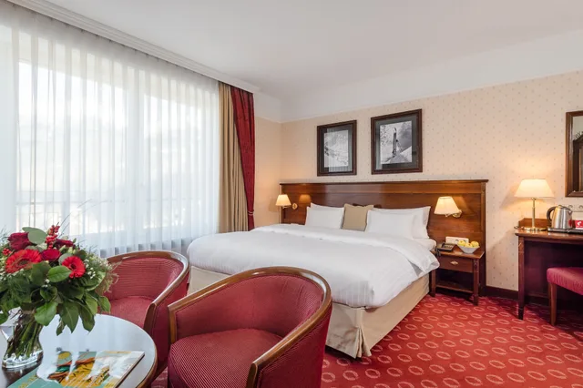 غرفة قياسية ثلاثية بسريرين منفصلين مع أريكة، Hotel Salzburger Hof 3/7