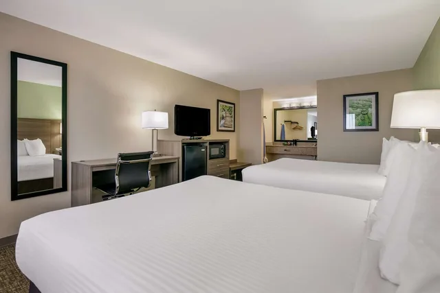 غرفة بسريرين كوين بشرفة، Best Western Milton Inn 1/7