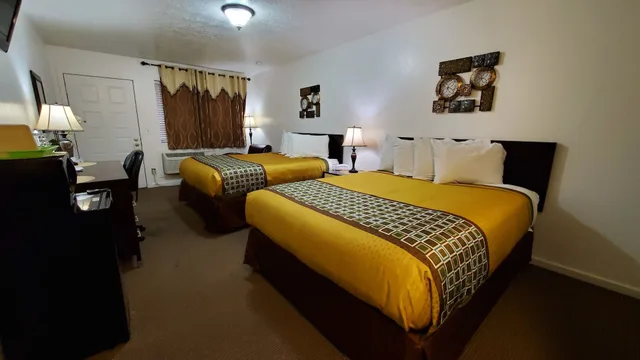 غرفة بسريرين كوين، Motel West 1/2