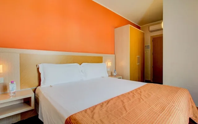 غرفة قياسية، Hotel Polo 1/2