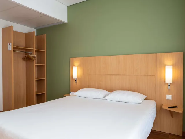 Room, 2 Double Beds, Ibis Kaunas Centre 4/10