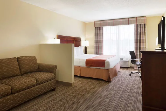 جناح بسرير كينج، Country Inn & Suites by Radisson, Macedonia - Northfield 2/2