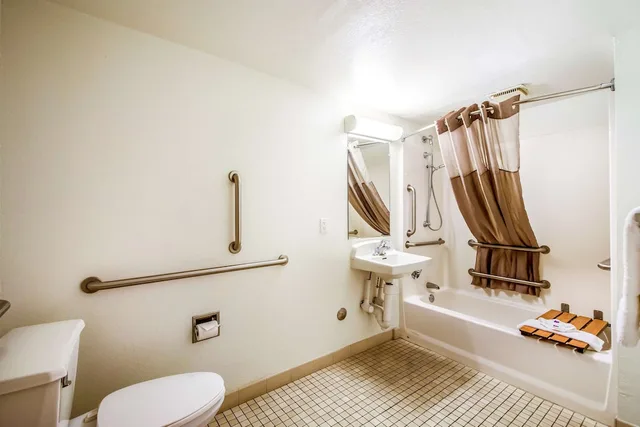 غرفة ديلوكس بسرير كوين للمدخنين، Motel6 Youngtown, AZ - Phoenix - Sun City 5/5