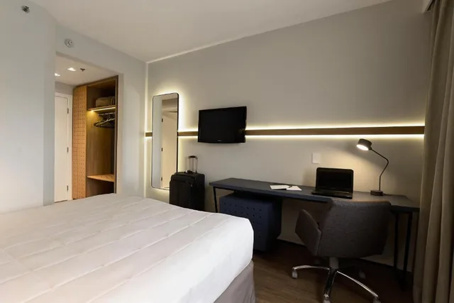 Standard, Double Bed, Hampton by Hilton Guarulhos Airport 1/2