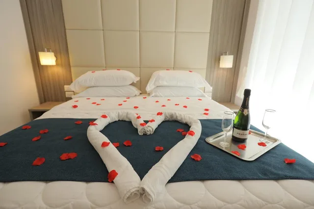 غرفة قياسية ثلاثية، Garibaldi Suite 2/2