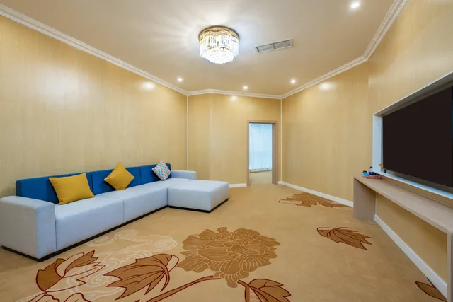 Suite, King Bed, Bath and Shower، Holiday Inn Express Chengdu Tianfu Square an IHG Hotel 2/3